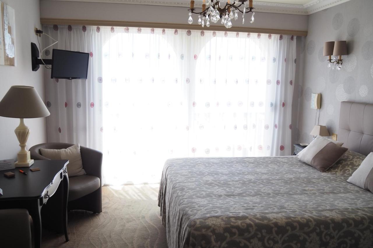 Hotel Primavera サン・パレ・シュル・メール エクステリア 写真